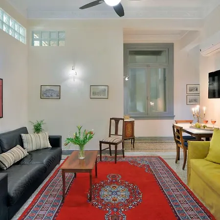 Athenian Vintage Apartment *